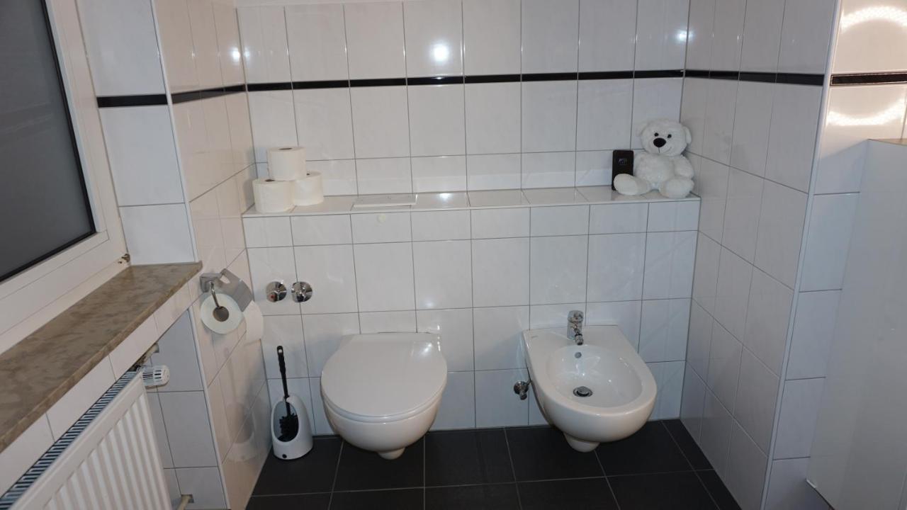 M&M Apartment Duesseldorf Нойс Екстериор снимка