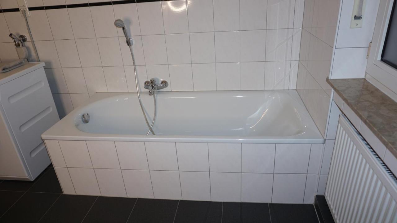 M&M Apartment Duesseldorf Нойс Екстериор снимка