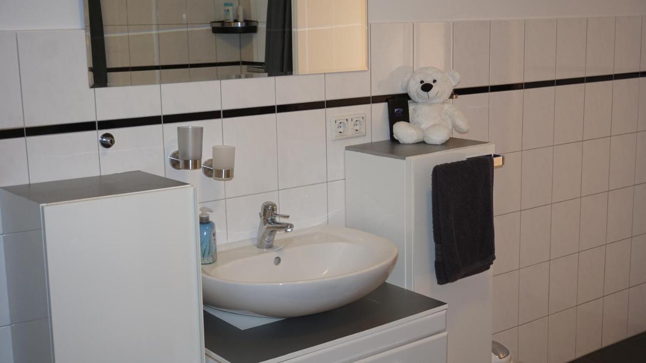 M&M Apartment Duesseldorf Нойс Екстериор снимка